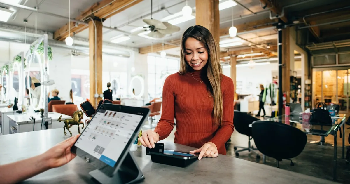 Store navigation and product cards connected by links, standing in for Shopify internal linking

---

# content